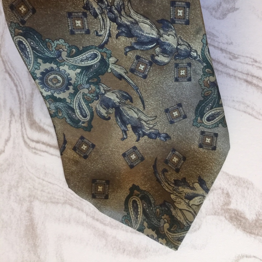 Requirements Tie 100% Italian Silk Navy Paisley